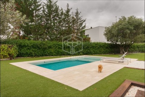 Villa de 4 dormitorios en venta en Sant Andreu de Llavaneres, Barcelona, Cataluña, Spain № 940 - foto 6