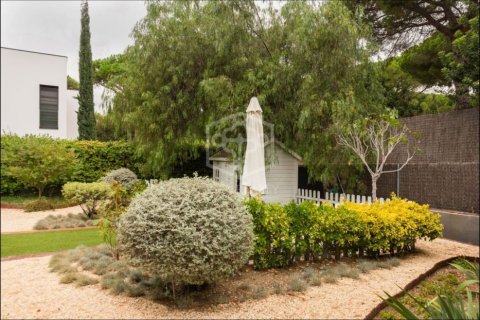 Villa de 4 dormitorios en venta en Sant Andreu de Llavaneres, Barcelona, Cataluña, Spain № 940 - foto 11