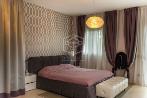 Villa de 4 dormitorios en venta en Sant Andreu de Llavaneres, Barcelona, Cataluña, Spain № 940 - foto 24