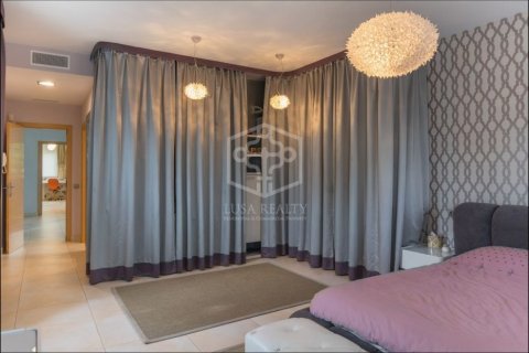 Villa de 4 dormitorios en venta en Sant Andreu de Llavaneres, Barcelona, Cataluña, Spain № 940 - foto 25