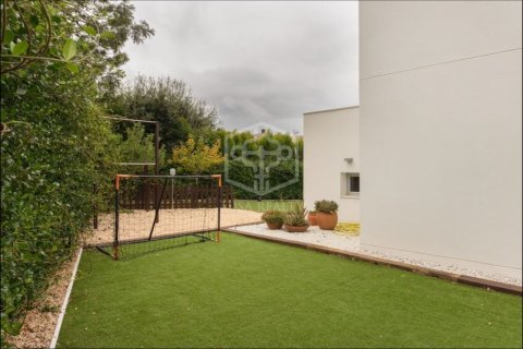Villa de 4 dormitorios en venta en Sant Andreu de Llavaneres, Barcelona, Cataluña, Spain № 940 - foto 3