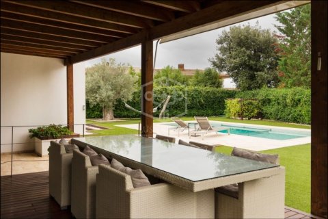 Villa de 4 dormitorios en venta en Sant Andreu de Llavaneres, Barcelona, Cataluña, Spain № 940 - foto 8