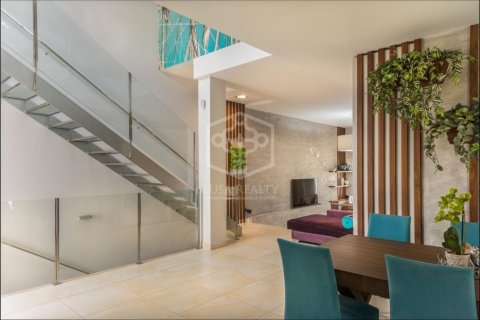 Villa de 4 dormitorios en venta en Sant Andreu de Llavaneres, Barcelona, Cataluña, Spain № 940 - foto 13