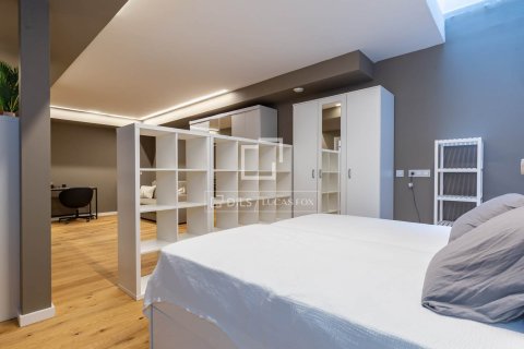 Villa de 3 dormitorios en venta en Esplugues de Llobregat, Barcelona, Cataluña, Spain № 6281 - foto 18