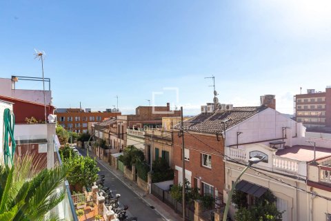 Villa de 3 dormitorios en venta en Esplugues de Llobregat, Barcelona, Cataluña, Spain № 6281 - foto 9