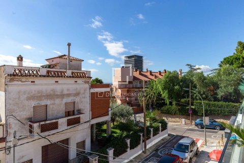 Villa de 3 dormitorios en venta en Esplugues de Llobregat, Barcelona, Cataluña, Spain № 6281 - foto 8