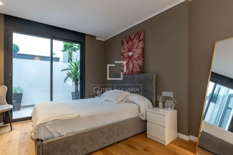 Villa de 3 dormitorios en venta en Esplugues de Llobregat, Barcelona, Cataluña, Spain № 6281 - foto 23