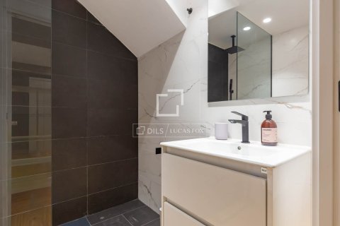 Villa de 3 dormitorios en venta en Esplugues de Llobregat, Barcelona, Cataluña, Spain № 6281 - foto 27