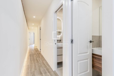 Купить квартиру в Барселона, Испания с 2 спальни, 75м², № 6285 - фото 13