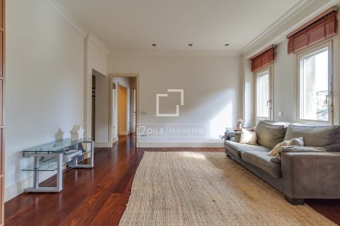 Apartamento de 6 dormitorios en venta en Barcelona, Cataluña, Spain № 6284 - foto 13