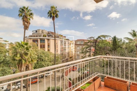 Apartamento de 6 dormitorios en venta en Barcelona, Cataluña, Spain № 6284 - foto 23