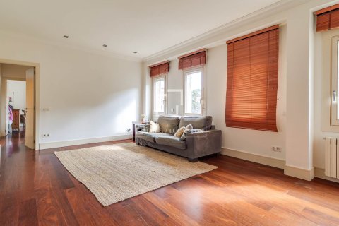 Apartamento de 6 dormitorios en venta en Barcelona, Cataluña, Spain № 6284 - foto 14