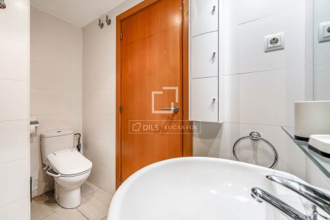 Купить пентхаус в Барселона, Испания с 2 спальни, 74м², № 8893 - фото 27
