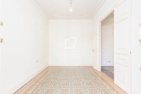 Купить квартиру в Барселона, Испания с 2 спальни, 110м², № 8890 - фото 29