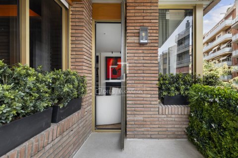 3 bedrooms apartment for sale in Barcelona, Catalonia, Spain № 8706 - photo 8