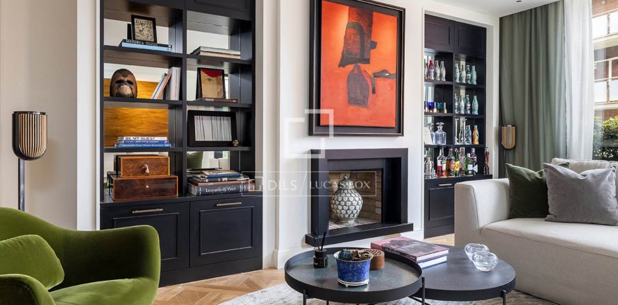 3 bedrooms apartment for sale in Barcelona, Catalonia, Spain № 8706