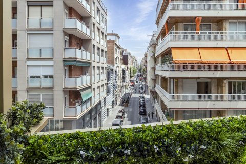 3 bedrooms apartment for sale in Barcelona, Catalonia, Spain № 8706 - photo 9