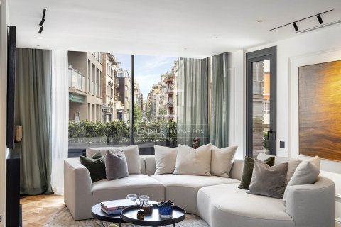 3 bedrooms apartment for sale in Barcelona, Catalonia, Spain № 8706 - photo 2