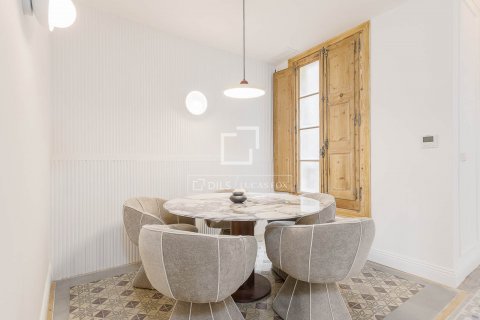 4 bedrooms apartment for sale in Barcelona, Catalonia, Spain № 8708 - photo 14
