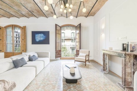 4 bedrooms apartment for sale in Barcelona, Catalonia, Spain № 8708 - photo 2