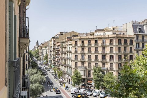 4 bedrooms apartment for sale in Barcelona, Catalonia, Spain № 8708 - photo 17