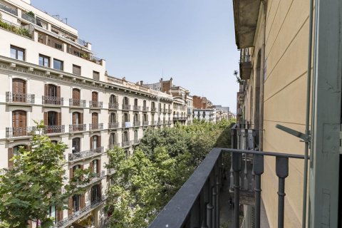 4 bedrooms apartment for sale in Barcelona, Catalonia, Spain № 8708 - photo 16