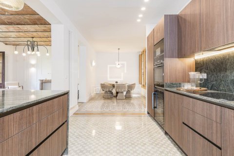4 bedrooms apartment for sale in Barcelona, Catalonia, Spain № 8708 - photo 11