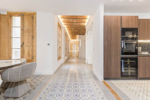 4 bedrooms apartment for sale in Barcelona, Catalonia, Spain № 8708 - photo 7