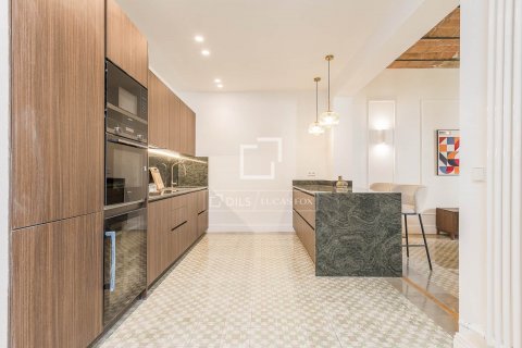 4 bedrooms apartment for sale in Barcelona, Catalonia, Spain № 8708 - photo 8