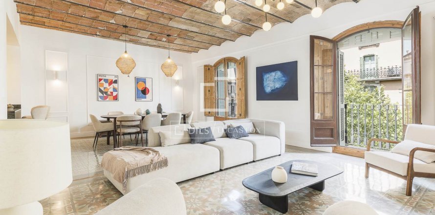4 bedrooms apartment for sale in Barcelona, Catalonia, Spain № 8708