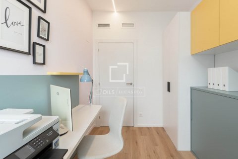 Ático de 4 dormitorios en venta en Barcelona, Cataluña, Spain № 8707 - foto 21