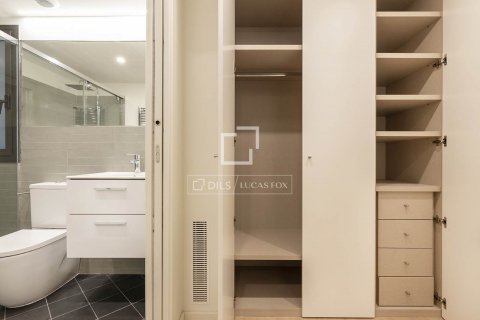 Apartamento de 2 dormitorios en alquiler en Barcelona, Cataluña, Spain № 8710 - foto 23