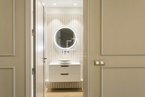 Apartamento de 3 dormitorios en alquiler en Barcelona, Cataluña, Spain № 4517 - foto 21