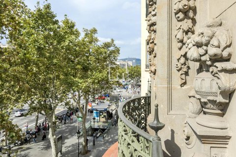 Apartamento de 3 dormitorios en alquiler en Barcelona, Cataluña, Spain № 4517 - foto 4