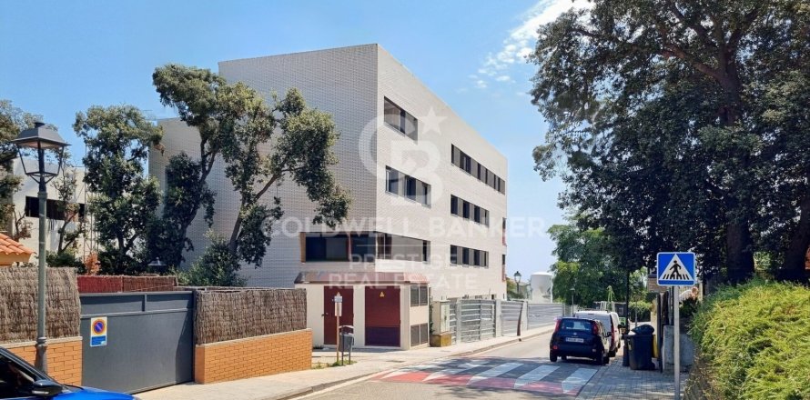 Apartamento de 4 dormitorios en venta en Sant Andreu de Llavaneres, Barcelona, Cataluña, Spain № 5875
