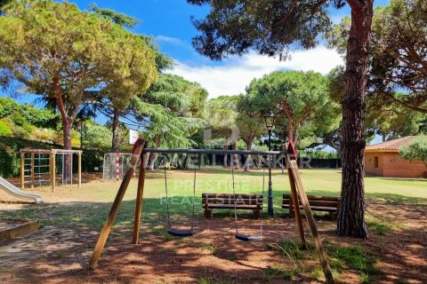 Сasa de 9 dormitorios en venta en Sant Andreu de Llavaneres, Barcelona, Cataluña, Spain № 5880 - foto 26