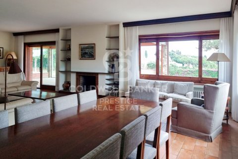 Сasa de 9 dormitorios en venta en Sant Andreu de Llavaneres, Barcelona, Cataluña, Spain № 5880 - foto 8