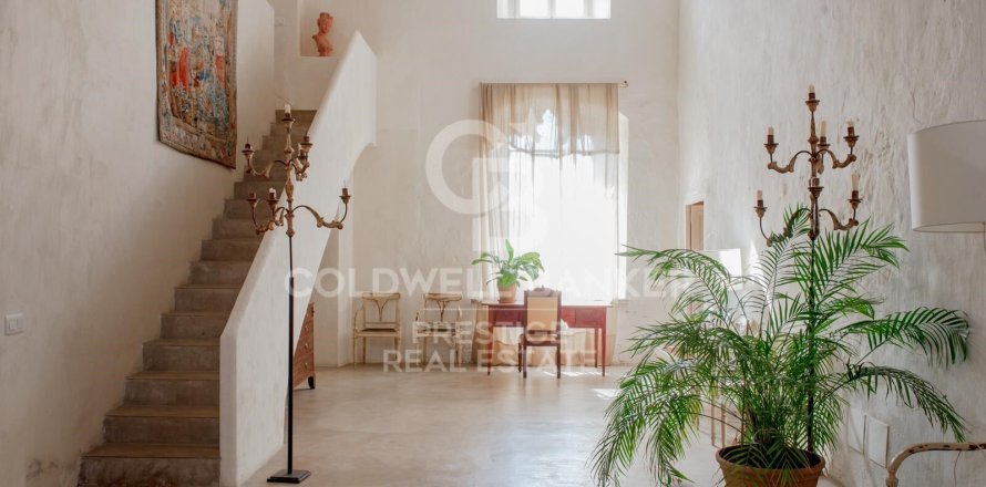 Сasa de 6 dormitorios en venta en Gerona, Cataluña, Spain № 5876
