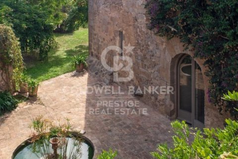 Сasa de 6 dormitorios en venta en Gerona, Cataluña, Spain № 5876 - foto 13