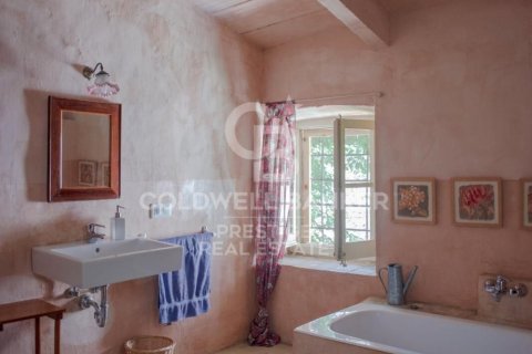 Сasa de 6 dormitorios en venta en Gerona, Cataluña, Spain № 5876 - foto 16
