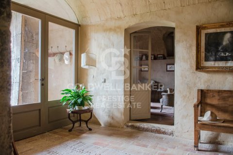 Сasa de 6 dormitorios en venta en Gerona, Cataluña, Spain № 5876 - foto 6