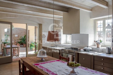 Сasa de 6 dormitorios en venta en Gerona, Cataluña, Spain № 5876 - foto 4