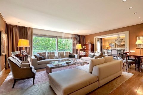 Apartamento de 5 dormitorios en venta en Barcelona, Cataluña, Spain № 5881