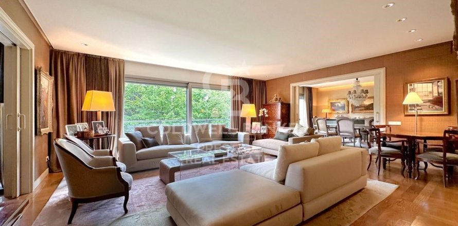 5 bedrooms apartment for sale in Barcelona, Catalonia, Spain № 5881