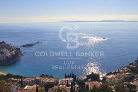 Villa de 4 dormitorios en venta en Roses, Gerona, Cataluña, Spain № 5877