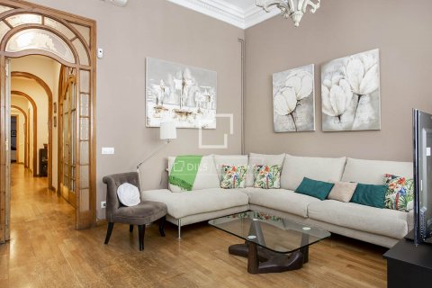 3 bedrooms apartment for sale in Barcelona, Catalonia, Spain № 8696