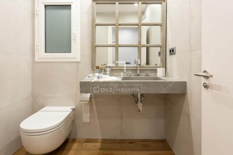 Apartamento de 5 dormitorios en venta en Barcelona, Cataluña, Spain № 8691 - foto 24