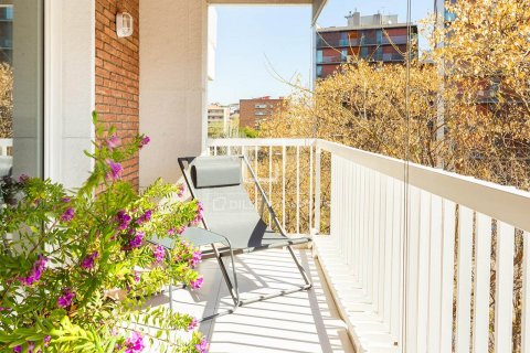 Apartamento de 5 dormitorios en venta en Barcelona, Cataluña, Spain № 8691 - foto 4