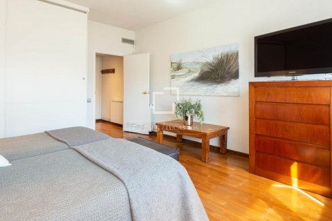 Apartamento de 5 dormitorios en venta en Barcelona, Cataluña, Spain № 8691 - foto 15