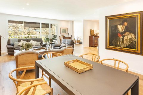 Apartamento de 5 dormitorios en venta en Barcelona, Cataluña, Spain № 8691 - foto 8